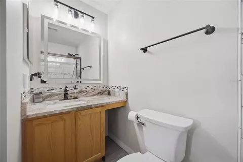 Bath - 4517 SE 28th St, Ocala, FL 34480 photo 4 of 5