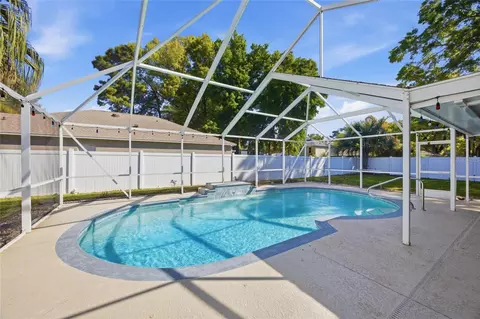 Exterior - 4517 SE 28th St, Ocala, FL 34480 photo 6 of 9