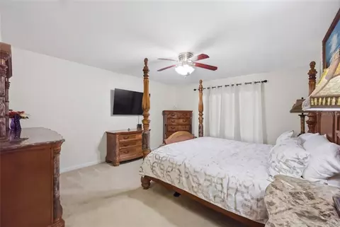 Bedroom - 4517 SE 28th St, Ocala, FL 34480 photo 1 of 8