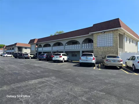 6044 22nd Ave N #2, Saint Petersburg, FL 33710