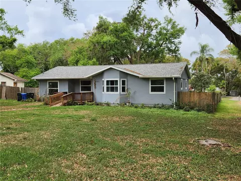 1926 Meadowridge Dr, Valrico, FL 33596
