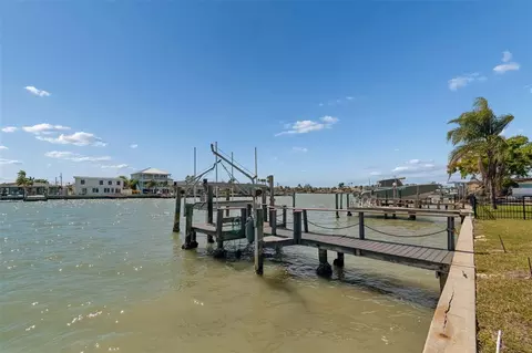 View/Area - 16108 5th St E, Redington Beach, FL 33708 photo 2 of 8