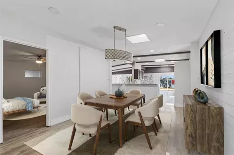Dining - 16108 5th St E, Redington Beach, FL 33708 photo 1 of 2