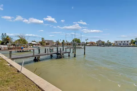 View/Area - 16108 5th St E, Redington Beach, FL 33708 photo 3 of 8