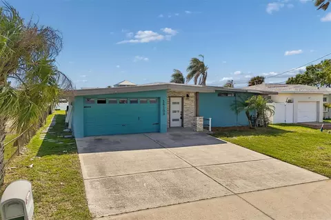 Exterior - 16108 5th St E, Redington Beach, FL 33708 photo 1 of 4
