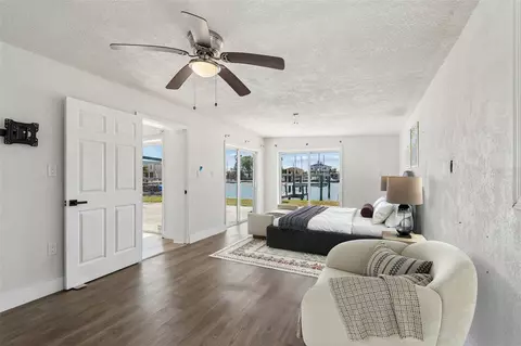 Bedroom - 16108 5th St E, Redington Beach, FL 33708 photo 1 of 4
