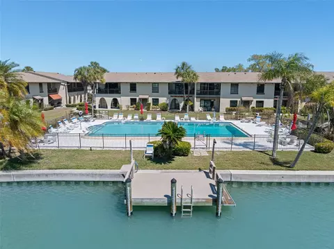 505 Plaza Seville Ct #11, Treasure Island, FL 33706