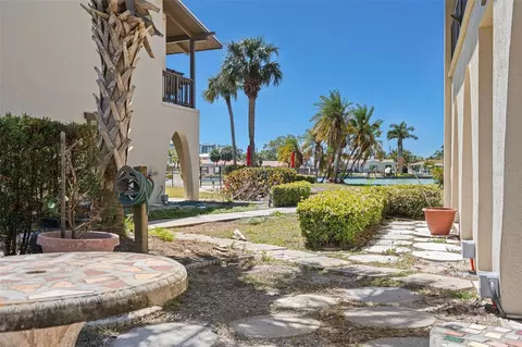 505 Plaza Seville Ct #11, Treasure Island, FL 33706