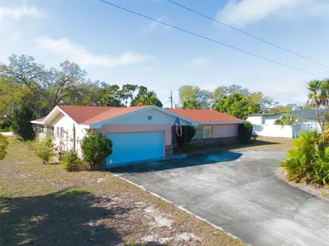 201 Harbor Bluff Dr, Largo, FL 33770
