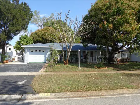6165 26th Ave N, Saint Petersburg, FL 33710