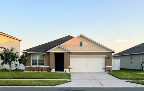 2829 Grandbury Grove Rd, Lakeland, FL 33811