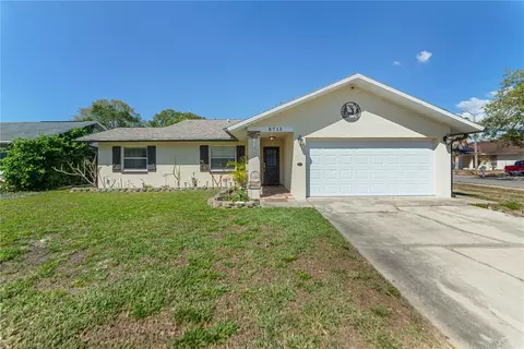 8715 Huntsman Ln, Port Richey, FL 34668