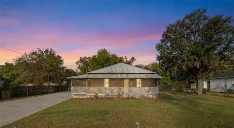 6954 1st St, Mulberry, FL 33860