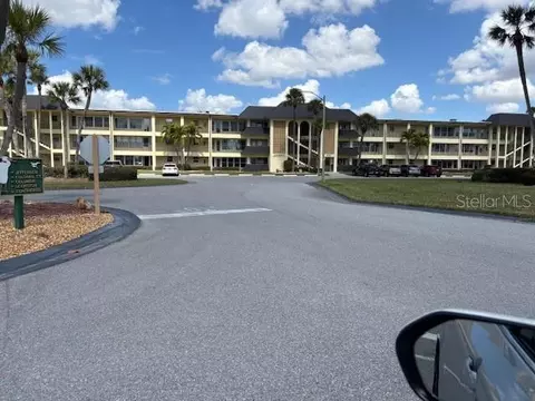 4700 Cove Cir #203, Saint Petersburg, FL 33708