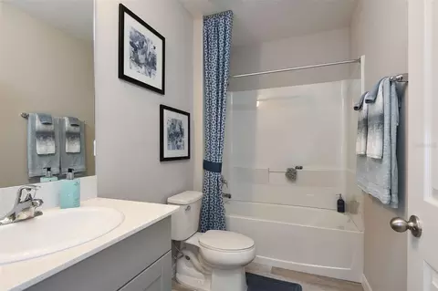 Bath - 15224 Maude Landing Loop, Wimauma, FL 33598 photo 1 of 3
