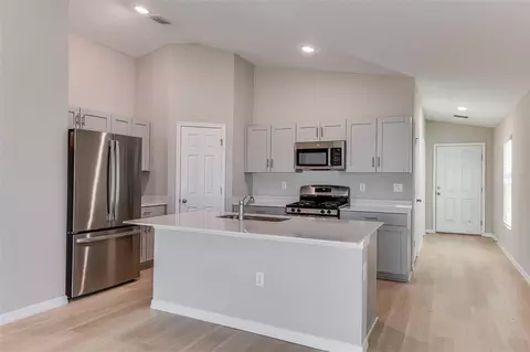 Kitchen - 15250 Maude Landing Loop, Wimauma, FL 33598 photo 4 of 4