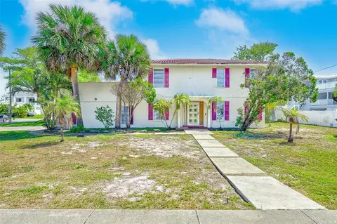 205 Gulf Blvd, Belleair Beach, FL 33786