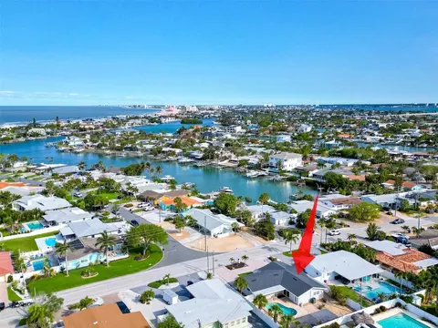 2203 W Vina Del Mar Blvd, Saint Pete Beach, FL 33706