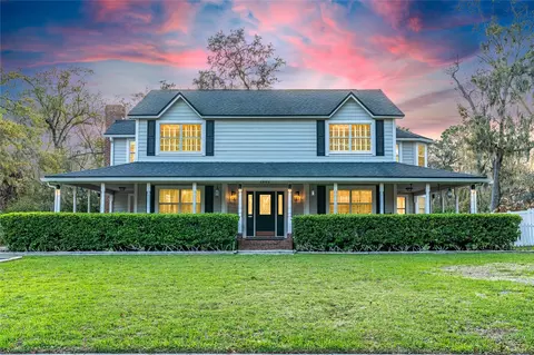 2802 Hammock Dr, Plant City, FL 33566