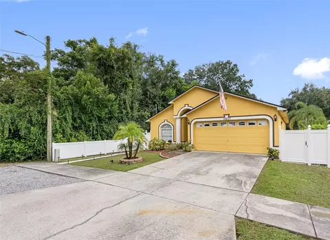 10407 N Woodmere Rd, Tampa, FL 33617