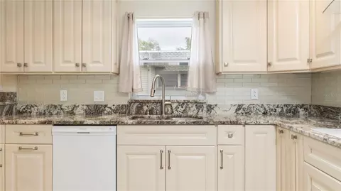 Kitchen - 903 Cara Dr #903, Largo, FL 33771 photo 8 of 11