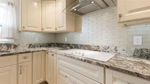 Kitchen - 903 Cara Dr #903, Largo, FL 33771 photo 11 of 11