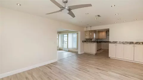 Living - 903 Cara Dr #903, Largo, FL 33771 photo 5 of 8