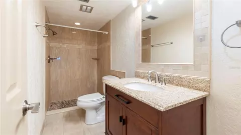 Bath - 903 Cara Dr #903, Largo, FL 33771 photo 1 of 5