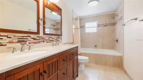 Bath - 903 Cara Dr #903, Largo, FL 33771 photo 4 of 5