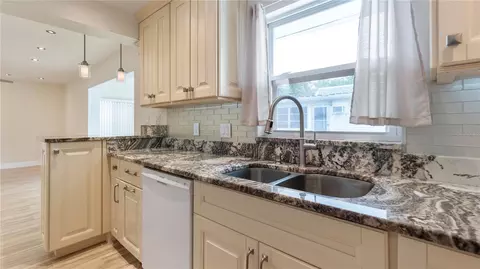Kitchen - 903 Cara Dr #903, Largo, FL 33771 photo 7 of 11