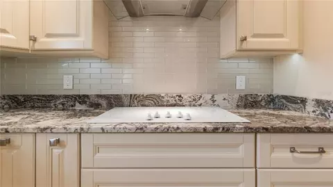 Kitchen - 903 Cara Dr #903, Largo, FL 33771 photo 6 of 11