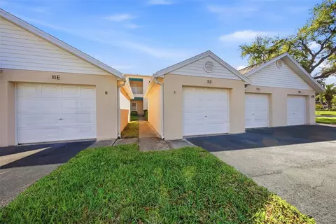 6311 99th Way N #11F, Saint Petersburg, FL 33708