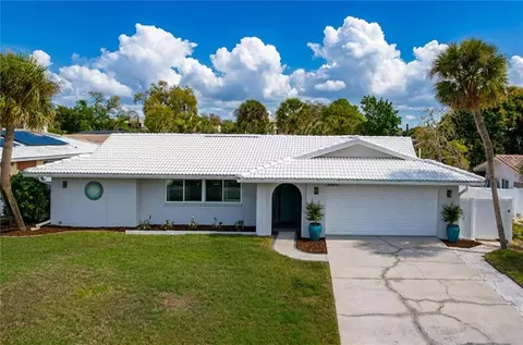 13879 Kimberly Dr, Largo, FL 33774