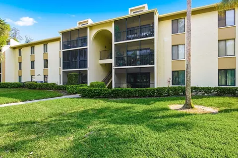 3134 Lake Pine Way #H1, Tarpon Springs, FL 34688