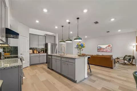 Kitchen - 13166 Brookside Moss Dr, Riverview, FL 33579 photo 5 of 7