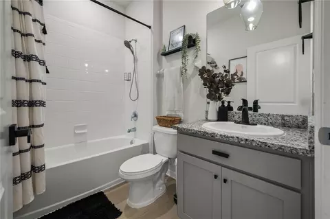 Bath - 13166 Brookside Moss Dr, Riverview, FL 33579 photo 2 of 4