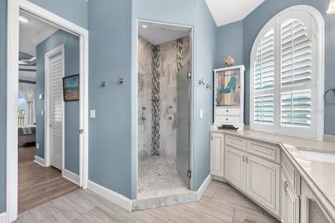 Bath - 9425 Oak St, Riverview, FL 33578 photo 5 of 5
