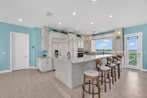 Kitchen - 9425 Oak St, Riverview, FL 33578 photo 5 of 7