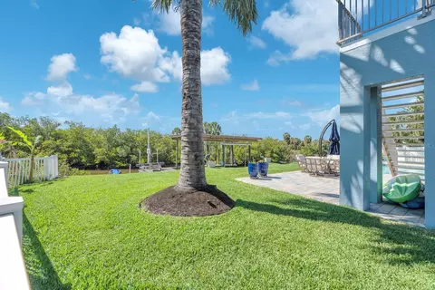 Exterior - 9425 Oak St, Riverview, FL 33578 photo 5 of 26