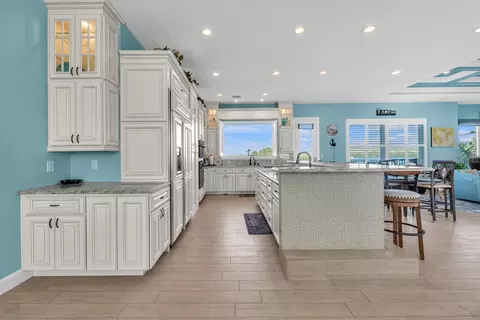 Kitchen - 9425 Oak St, Riverview, FL 33578 photo 3 of 7