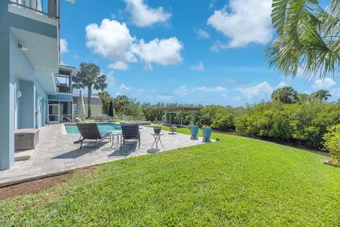 Exterior - 9425 Oak St, Riverview, FL 33578 photo 8 of 26