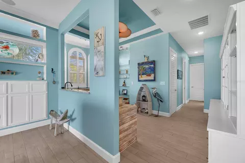 Entry Way - 9425 Oak St, Riverview, FL 33578 photo 2 of 7