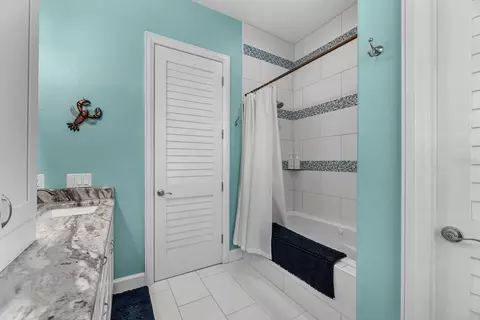 Bath - 9425 Oak St, Riverview, FL 33578 photo 4 of 5
