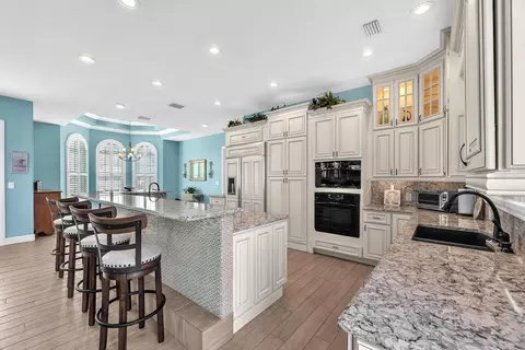 Kitchen - 9425 Oak St, Riverview, FL 33578 photo 1 of 7