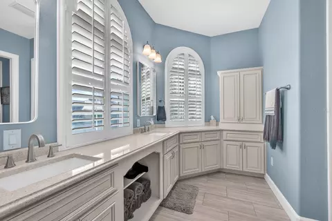 Bath - 9425 Oak St, Riverview, FL 33578 photo 2 of 5