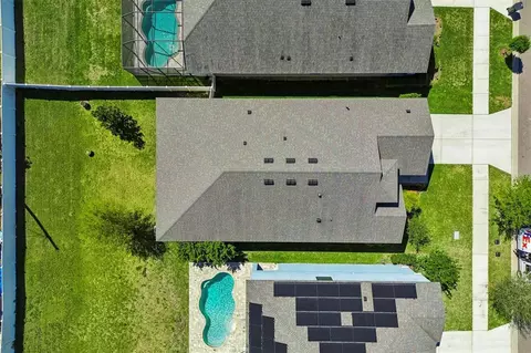 View/Area - 1214 Florablu Dr, Seffner, FL 33584 photo 3 of 5
