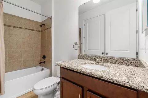 Bath - 1214 Florablu Dr, Seffner, FL 33584 photo 6 of 9