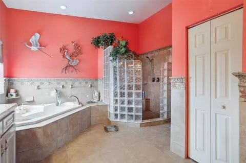 Bath - 6441 Clark St, Hudson, FL 34667 photo 3 of 5
