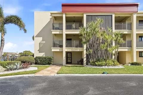 868 Bayway Blvd #101, Clearwater Beach, FL 33767