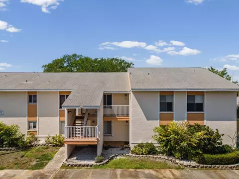 9940 7th Way N #204, Saint Petersburg, FL 33702